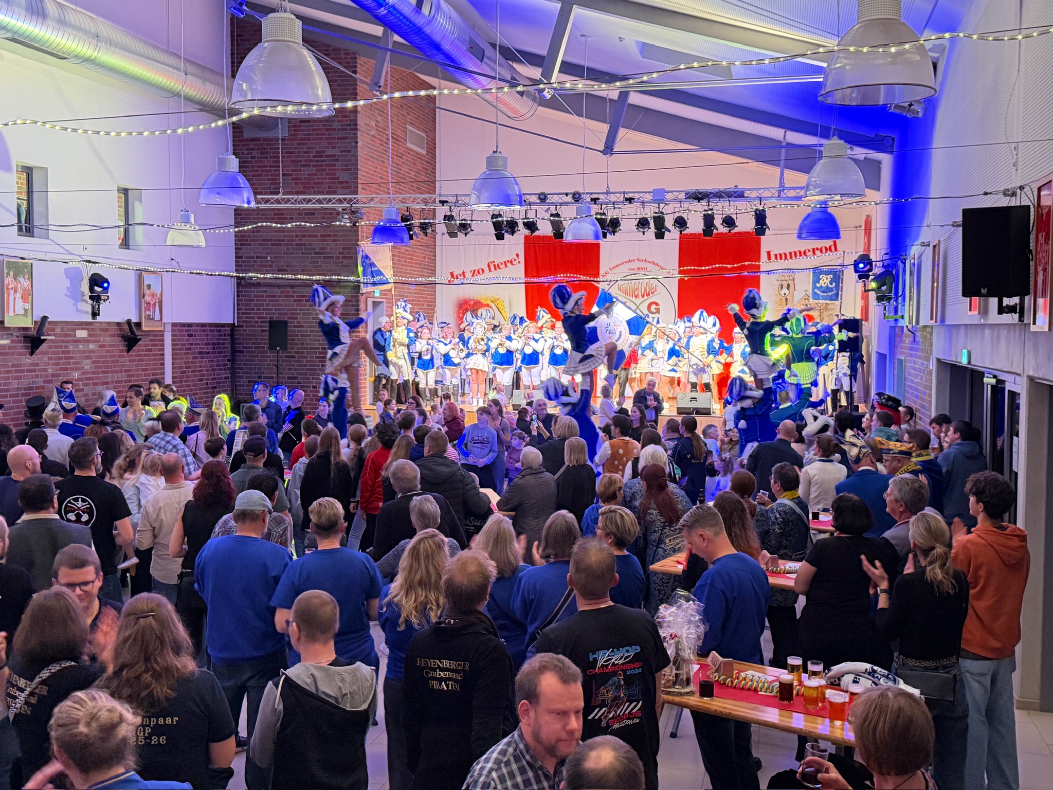 Karnevalsauftakt 2025 - Stimmung in Immerath